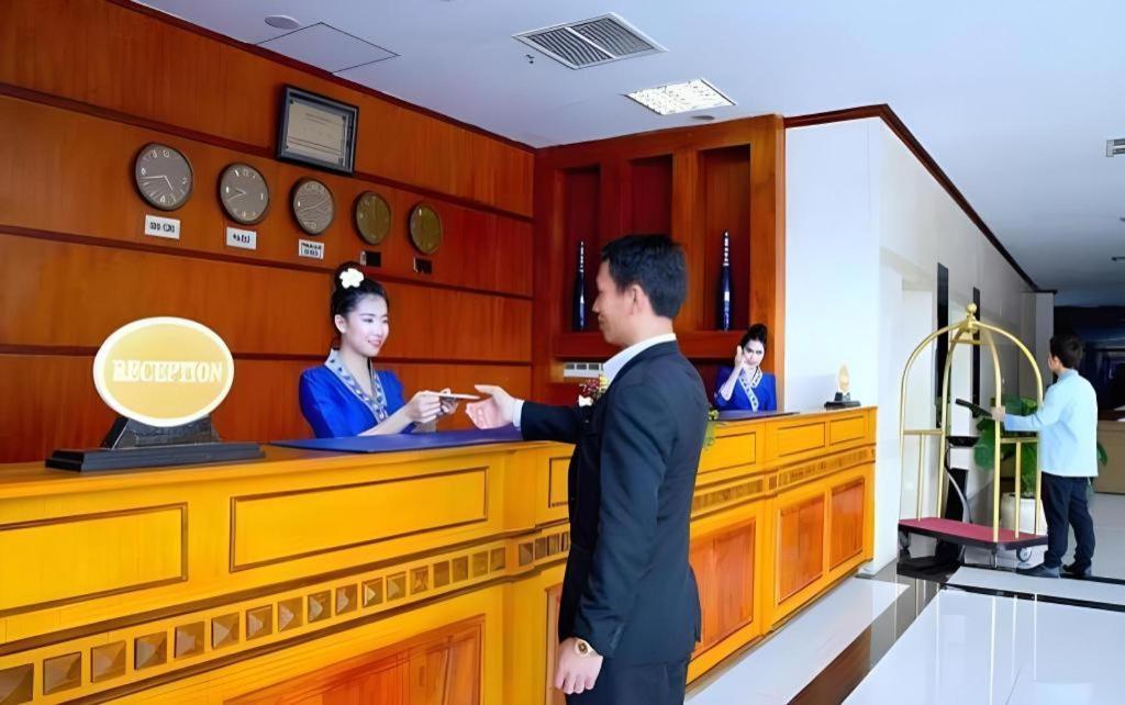 Vientiane Plaza Hotel Exterior foto